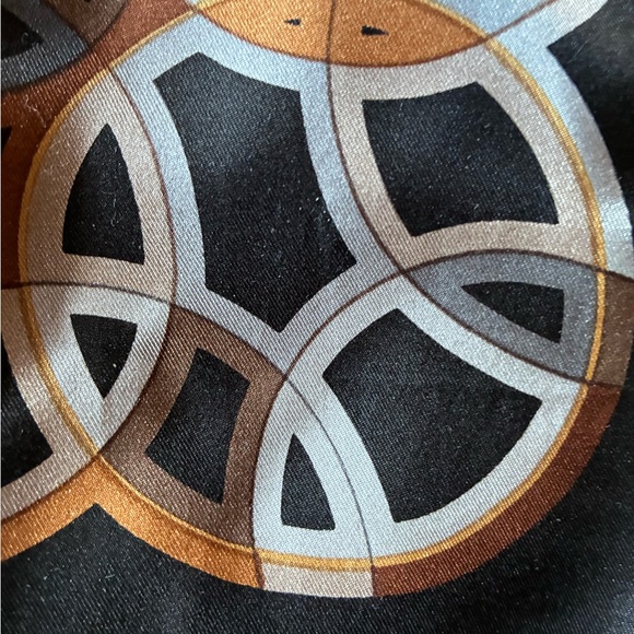 Geometric Patterned Scarf - Picture 2 of 4